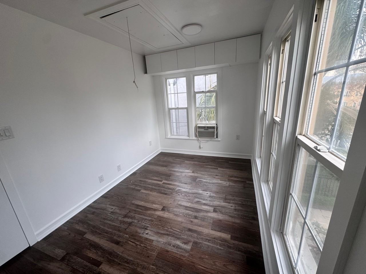 1261 1/2 S Plymouth Blvd #1261-1-2 - Photo 4 of 19