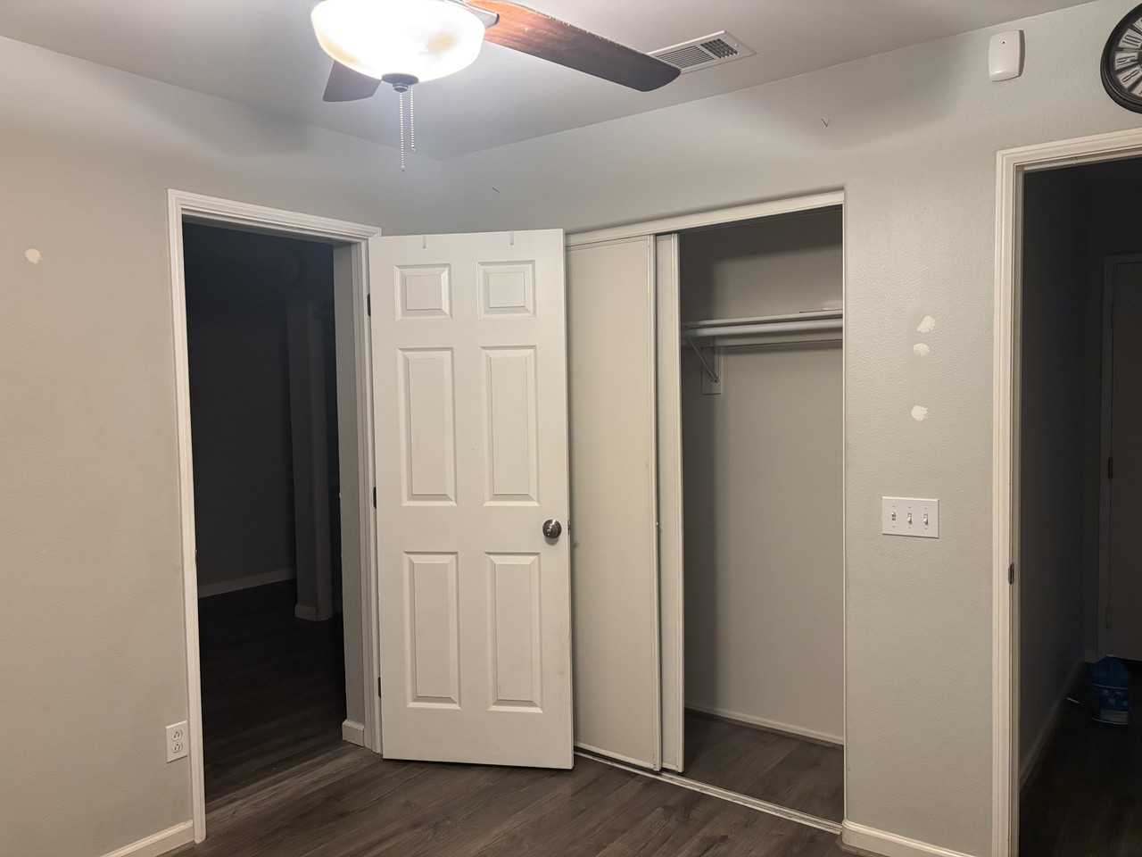 215 E Manchester Ln #APT - Photo 2 of 8