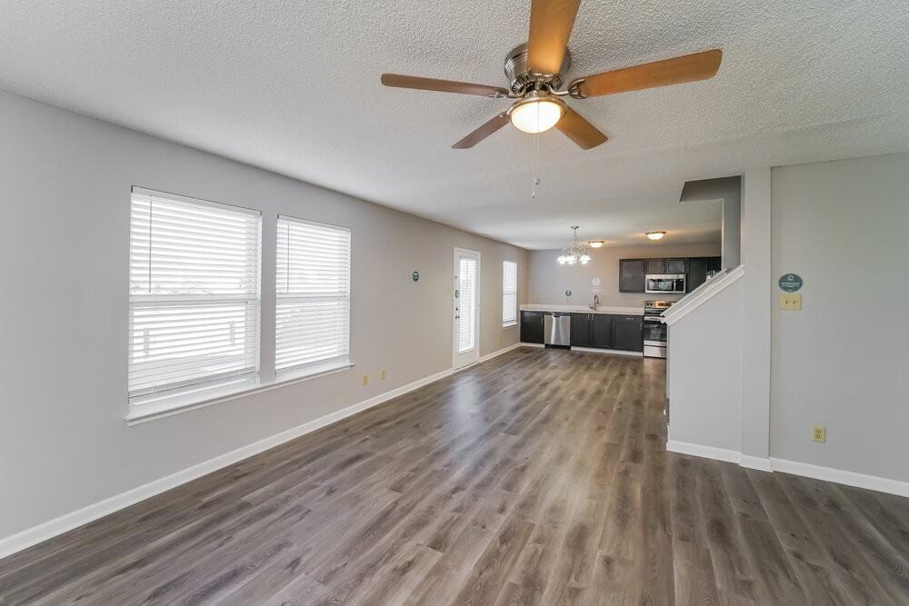 150 Declaration Dr - Photo 6 of 17