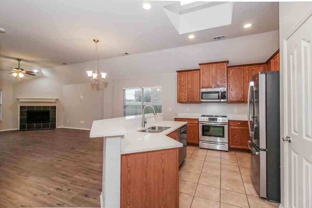 1820 Marlin Dr - Photo 6 of 16