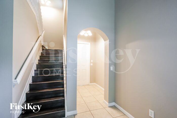 300 Northeast 36th Avenue Road - Photo 2 of 16