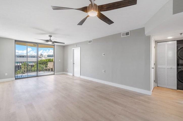 896 North Federal Highway - Photo 6 of 8