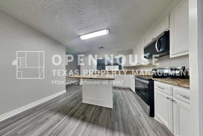 12015 Woolford Drive - Photo 7 of 20