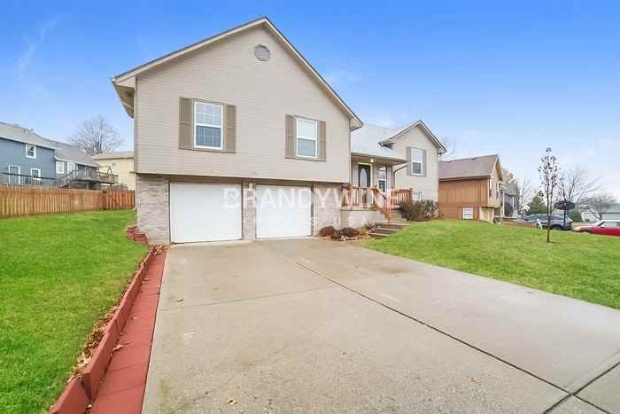 914 Sw Foxtail Dr - Photo 2 of 20