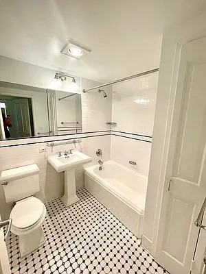 West 43rd Street #7E - Photo 6 of 6