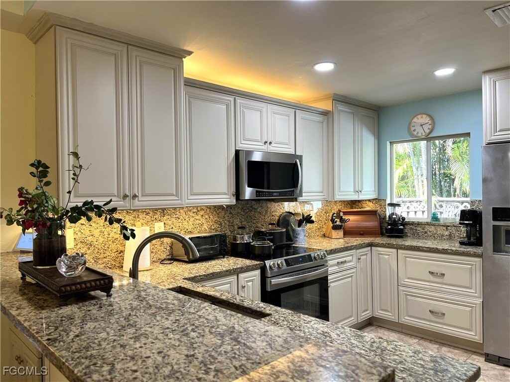 18316 Oriole Rd - Photo 2 of 47