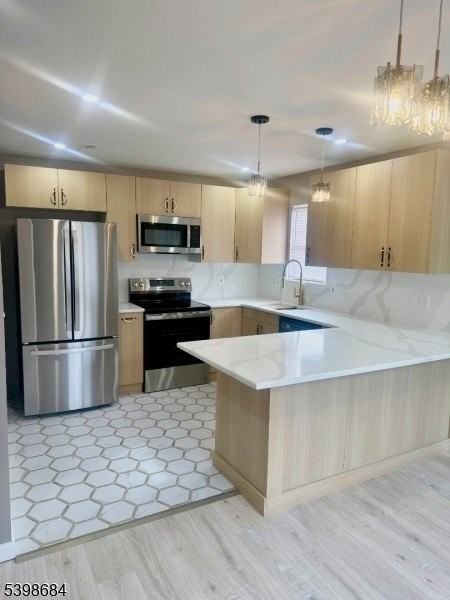 239 40th St #7 - Photo 3 of 10