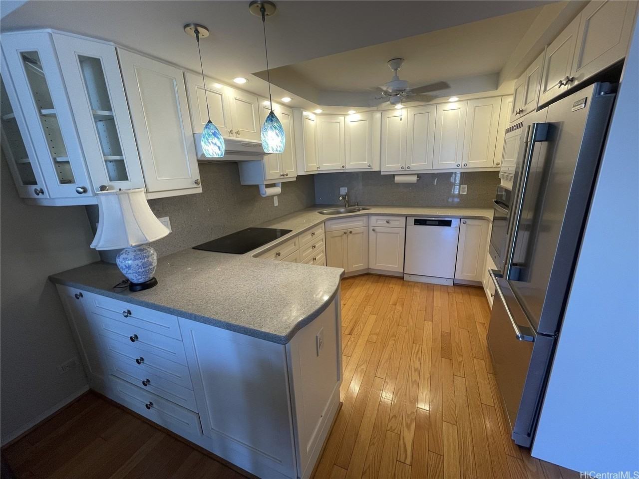 1350 Ala Moana Blvd Apt 2612 #2612 - Photo 5 of 15