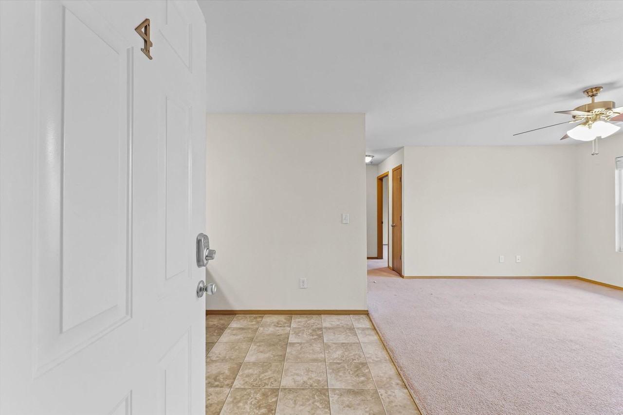 1718-1720 R.T. Dunn Drive - Photo 5 of 26