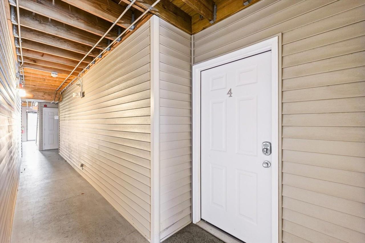 1718-1720 R.T. Dunn Drive - Photo 6 of 26