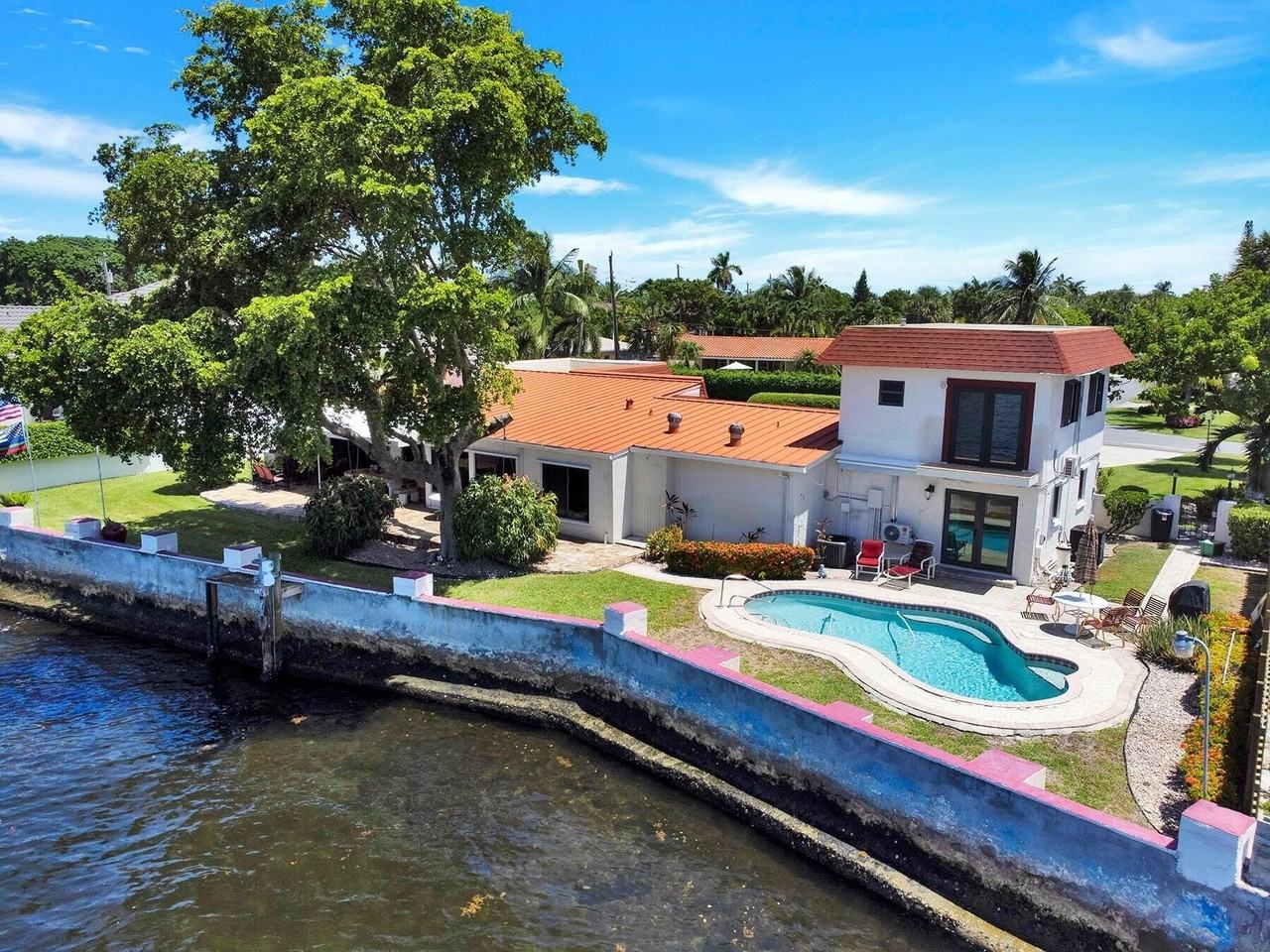 1901 North Riverside Drive #1