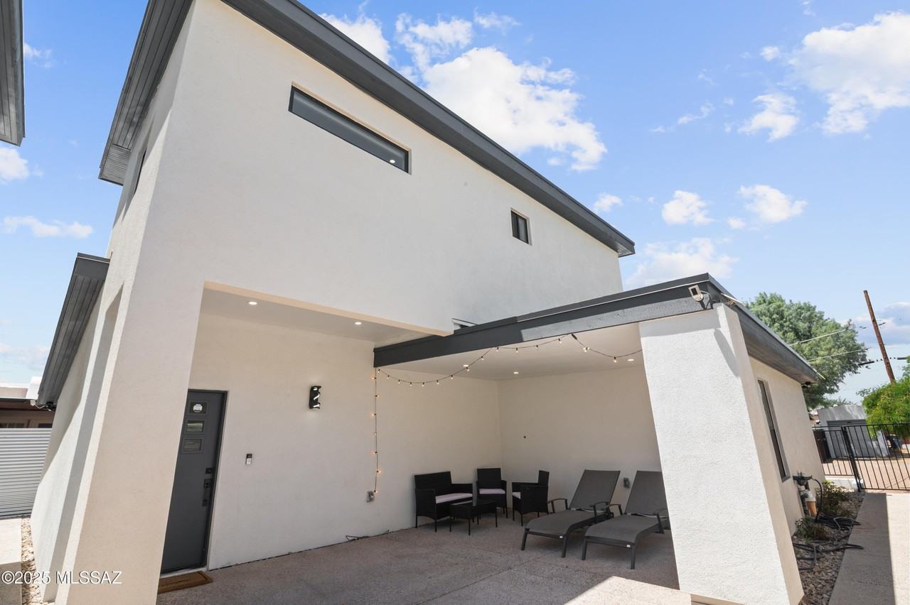 1811 East 10th Street #2 - Photo 2 of 45