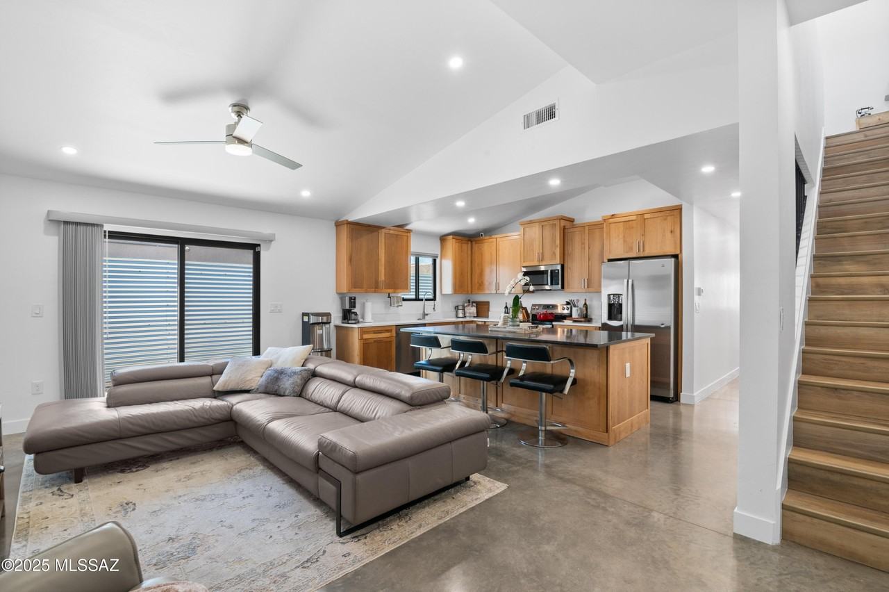 1811 East 10th Street #2 - Photo 6 of 45