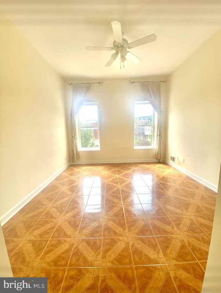 2641 N Howard St - Photo 6 of 8