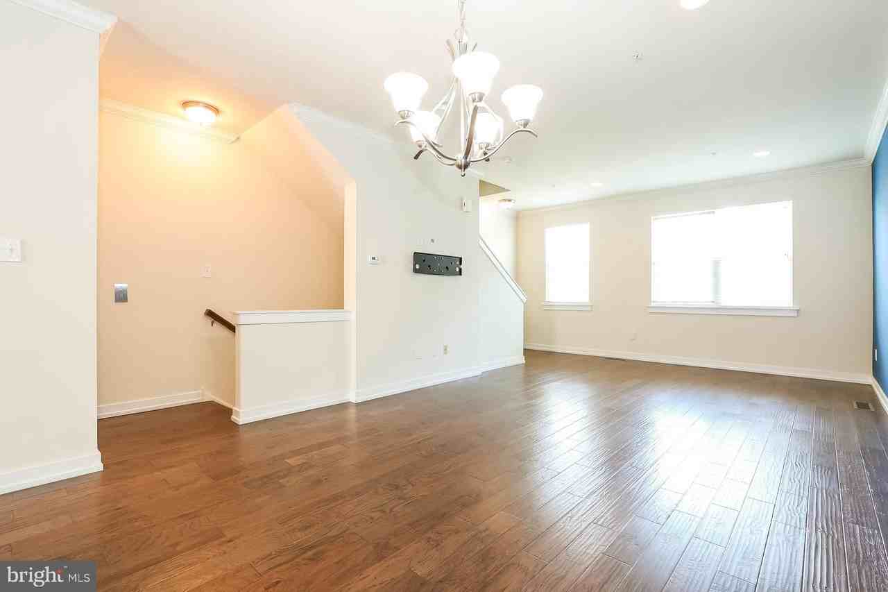 113 Royal Mews - Photo 5 of 25