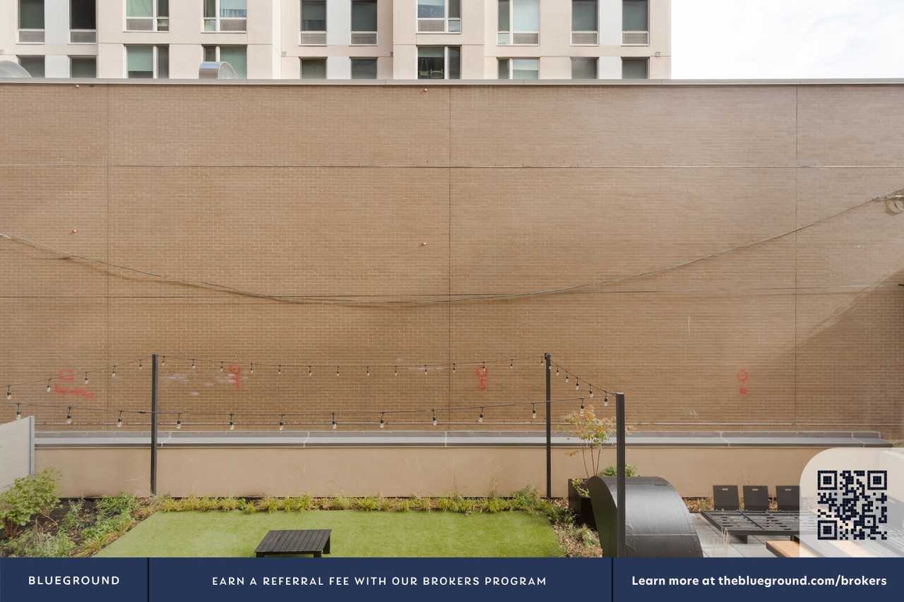 151 South Elliott Place - Photo 4 of 40