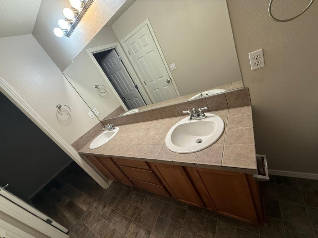 13009 Ne 25th St - Photo 7 of 23