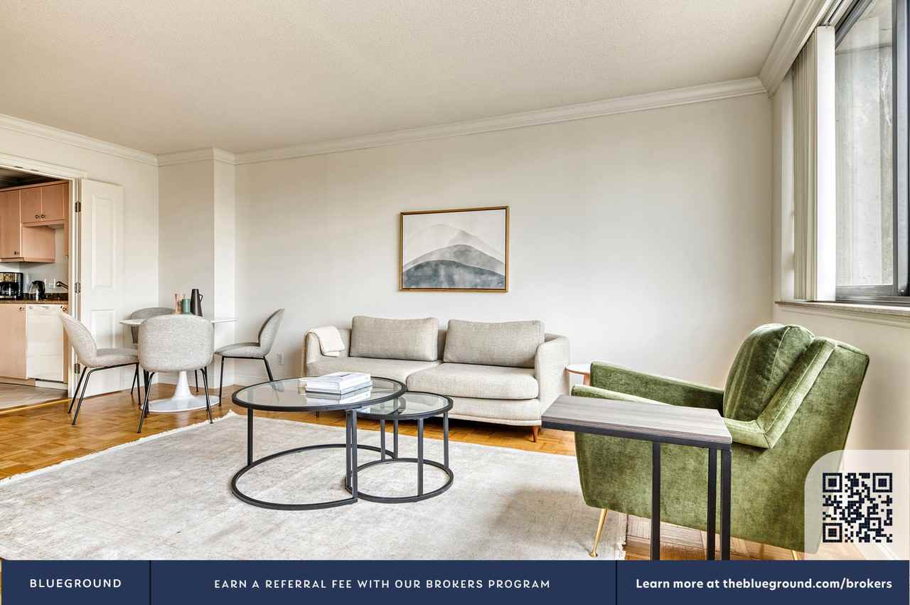 221 Massachusetts Avenue - Photo 5 of 25