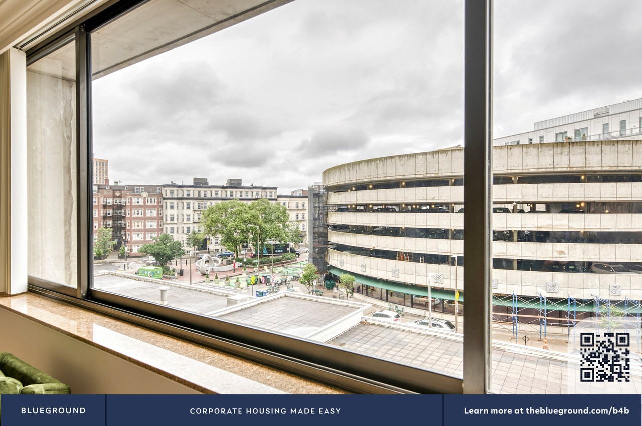 221 Massachusetts Avenue - Photo 6 of 25