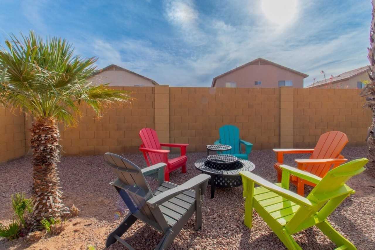 1387 E 10th Pl #1317856P - Photo 3 of 50