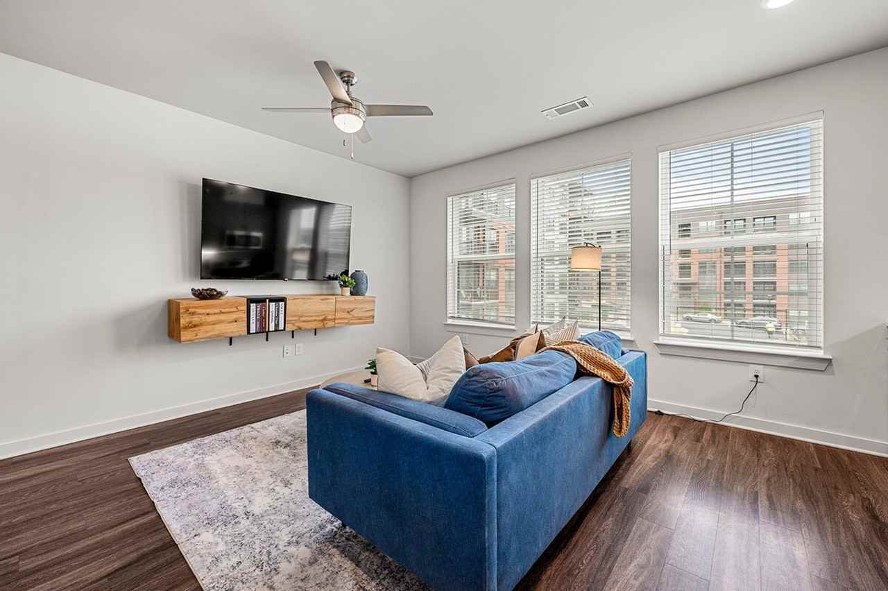 2048 Bolton Dr Nw #1351866P - Photo 3 of 15