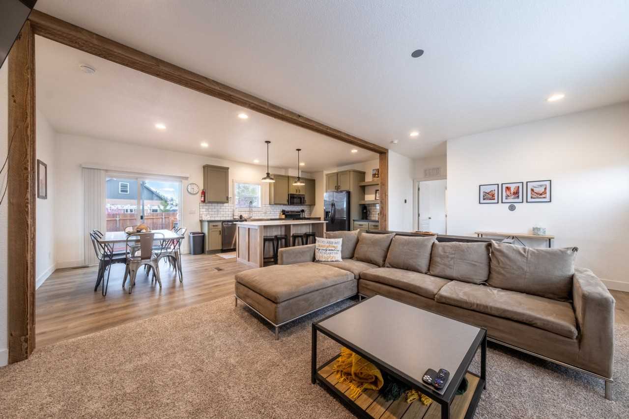 523 W Vance Dr #1249895P - Photo 6 of 50