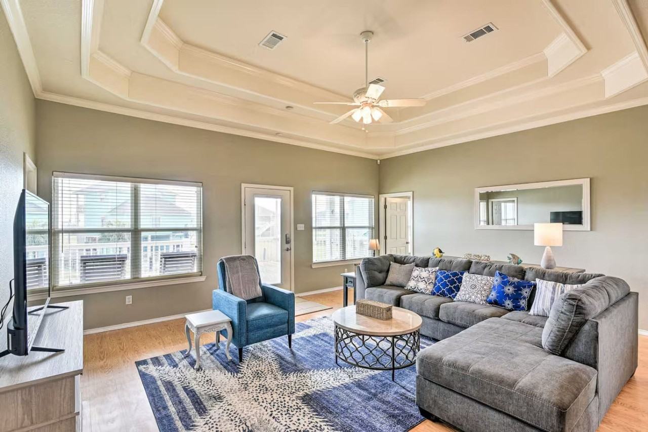 3229 Castle Dr #1353849P - Photo 2 of 32