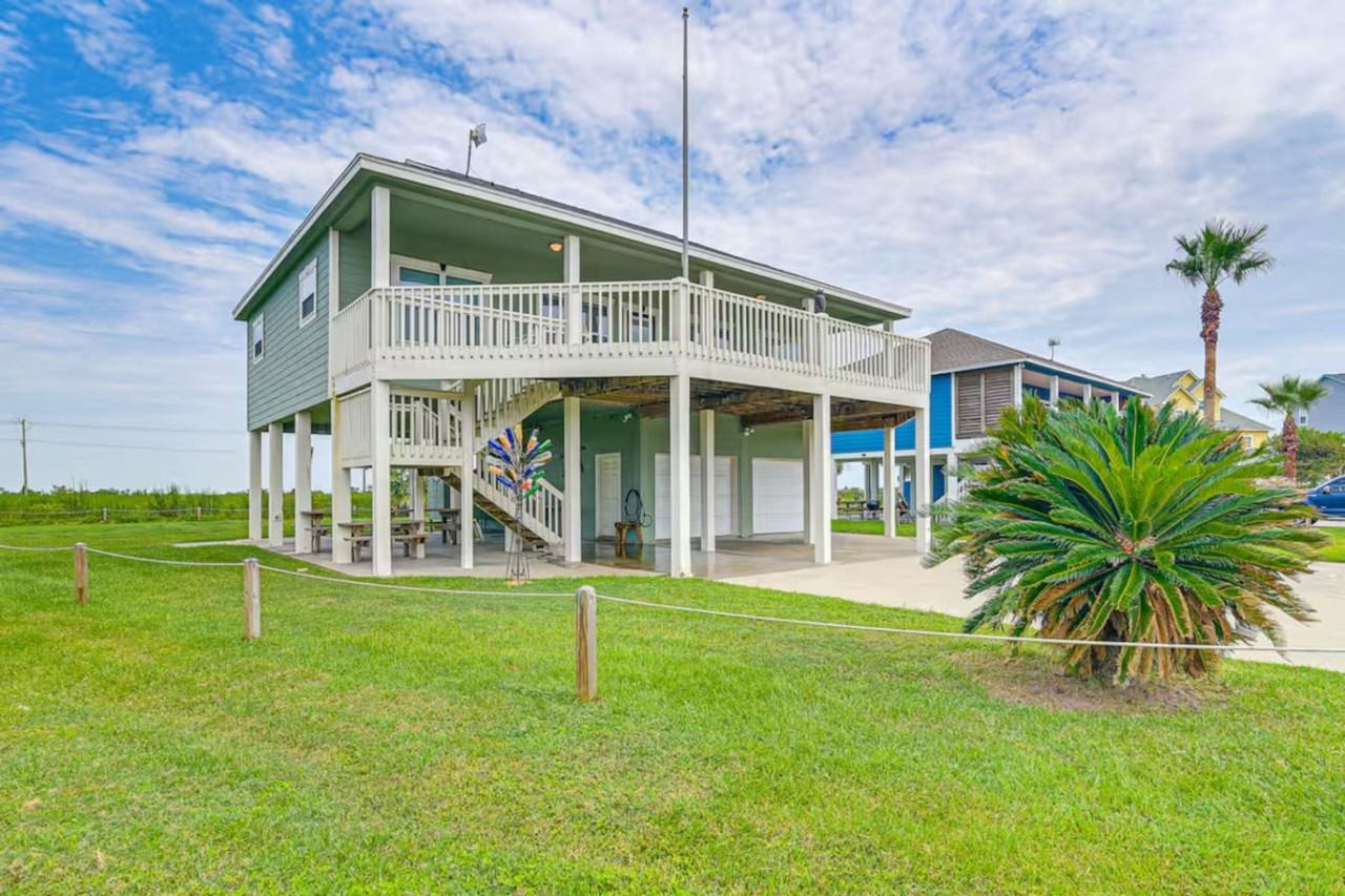 3229 Castle Dr #1353849P - Photo 7 of 32