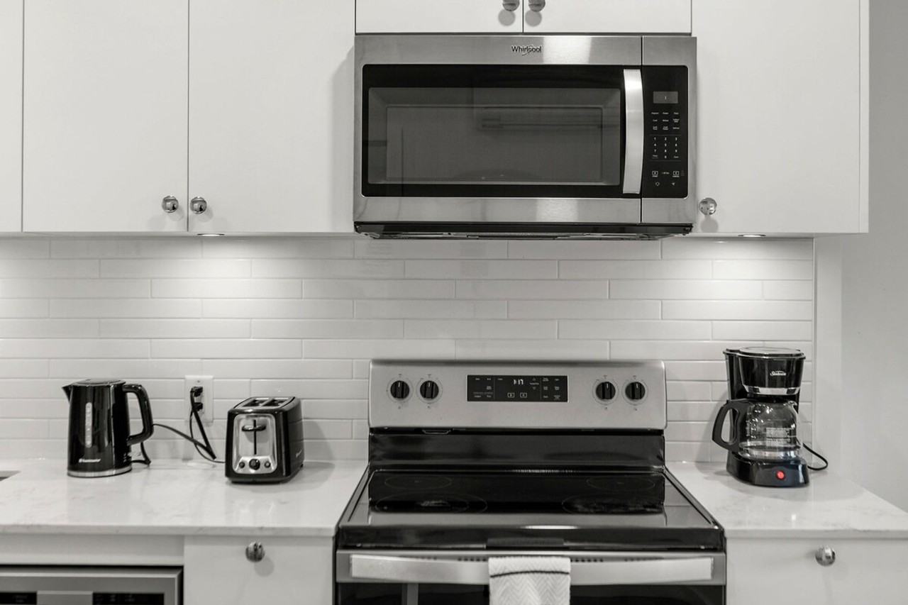 455 1 Ave Ne #1353869P - Photo 5 of 27
