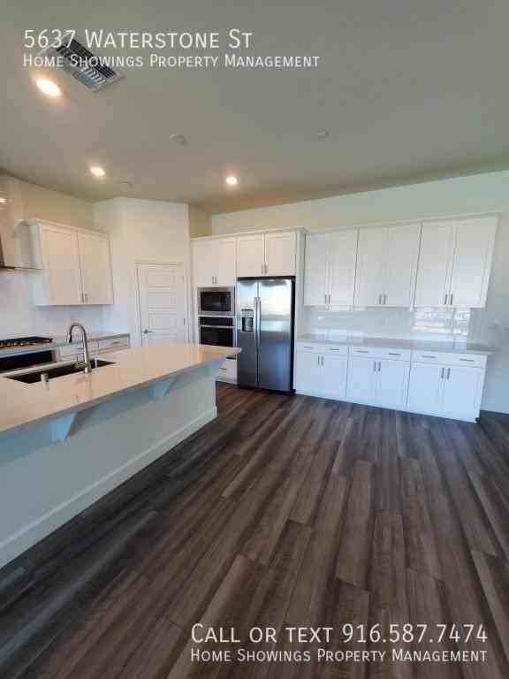 5637 Waterside Drive - Photo 3 of 32