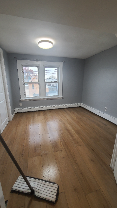 571 Avenue a #4 - Photo 4 of 7