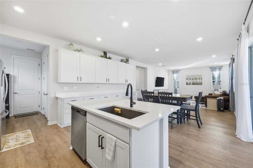 1123 Sugarwood St #1123 - Photo 4 of 35