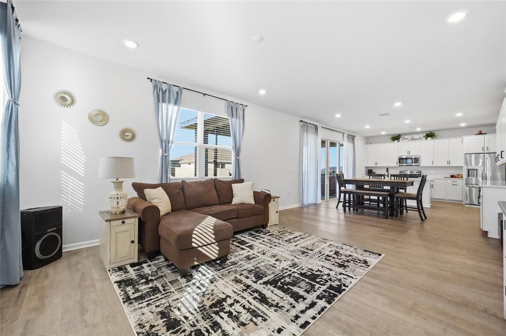 1123 Sugarwood St #1123 - Photo 5 of 35