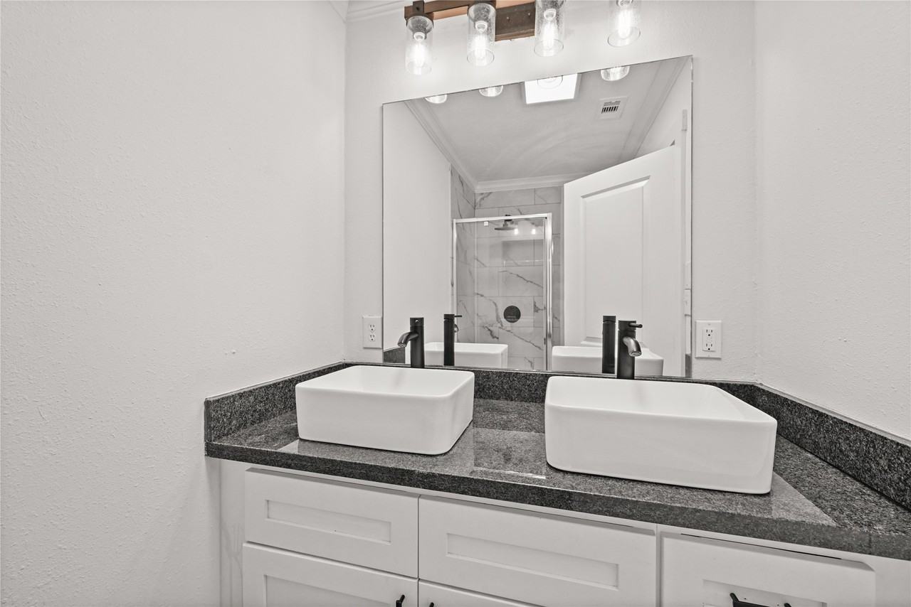 205 Raymond Street #205 - Photo 3 of 29