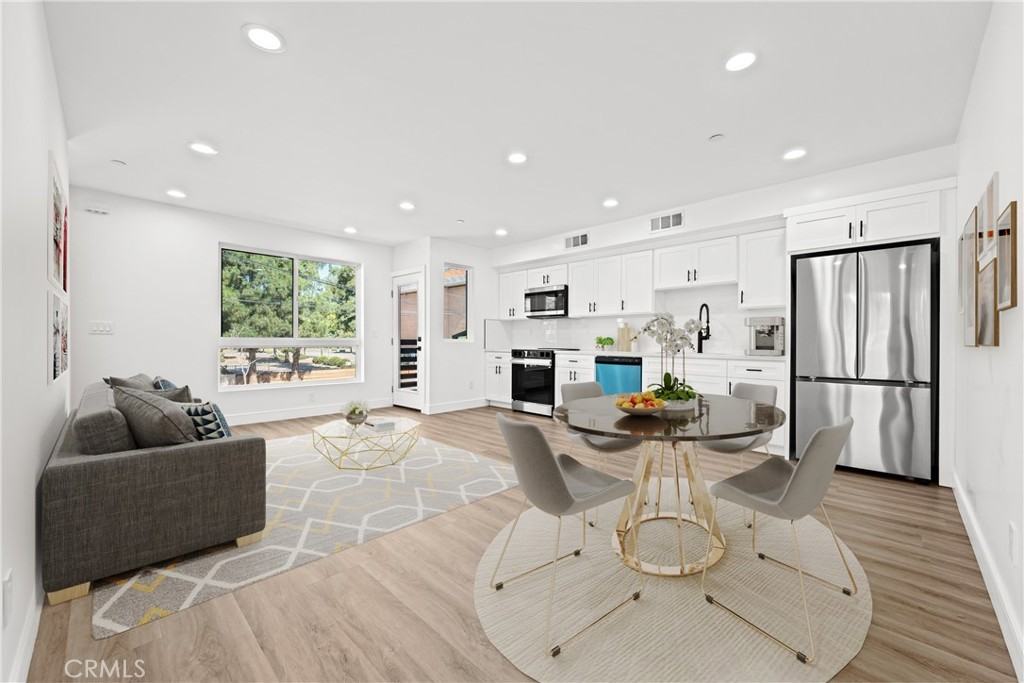 6704 Kester Avenue #6704 - Photo 6 of 31