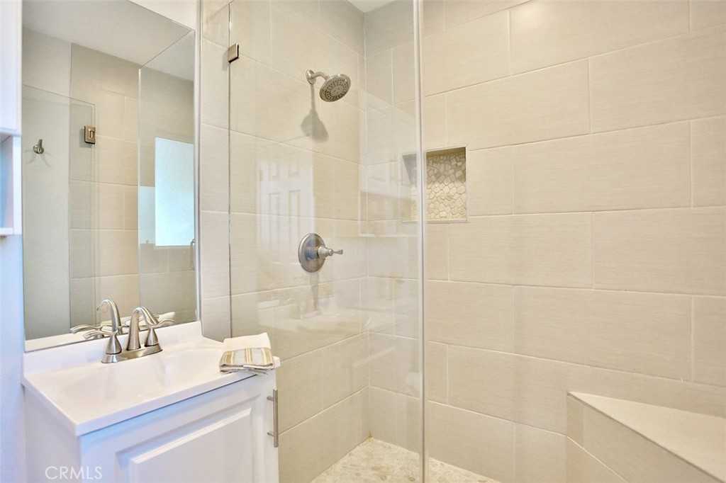 16352 Hollywood Lane #16352 - Photo 2 of 28