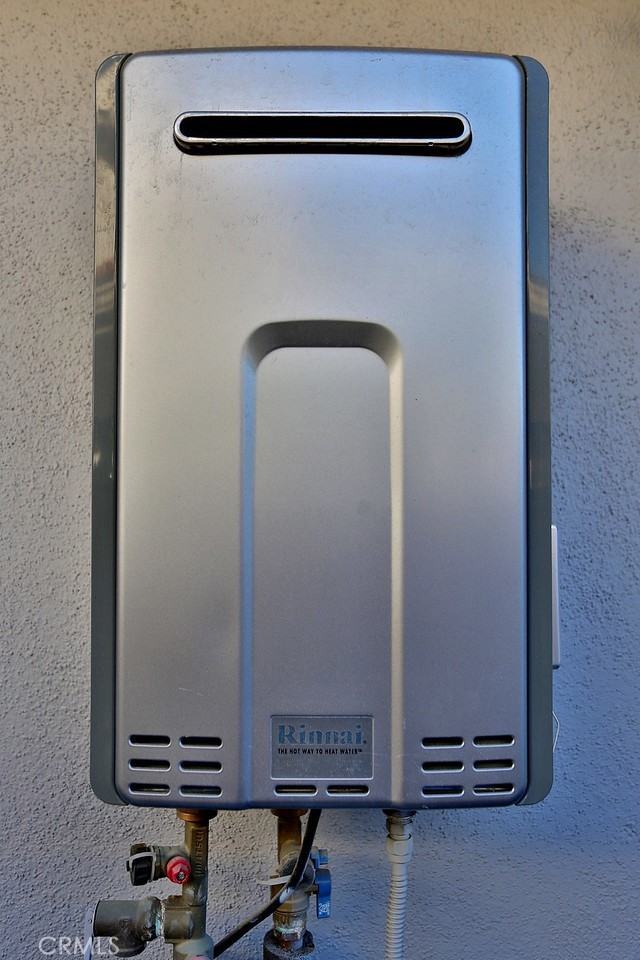 16352 Hollywood Lane #16352 - Photo 3 of 28