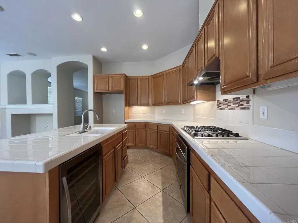 593 Oak Place #593 - Photo 5 of 15