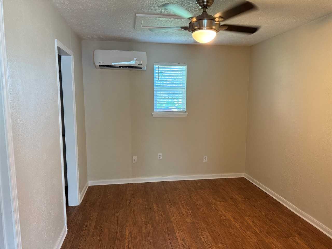 726 4th St #726 - Photo 4 of 14