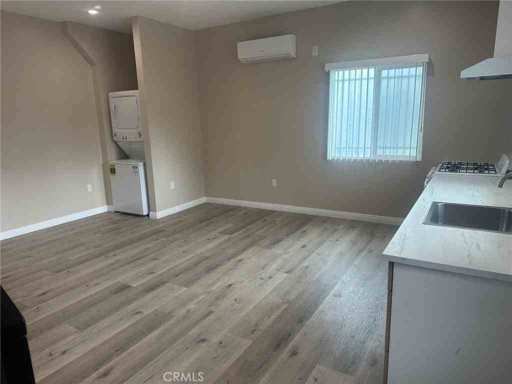 17401 Ludlow St #17401 - Photo 2 of 7