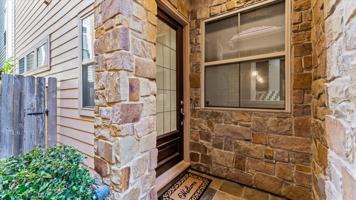 featured image of 931 West 23rd Street #931I