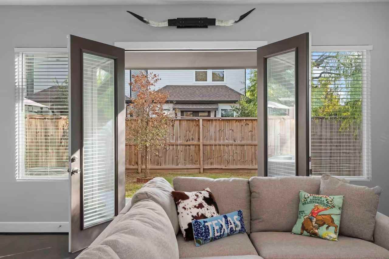 4202 Gillespie St #4202A - Photo 2 of 20