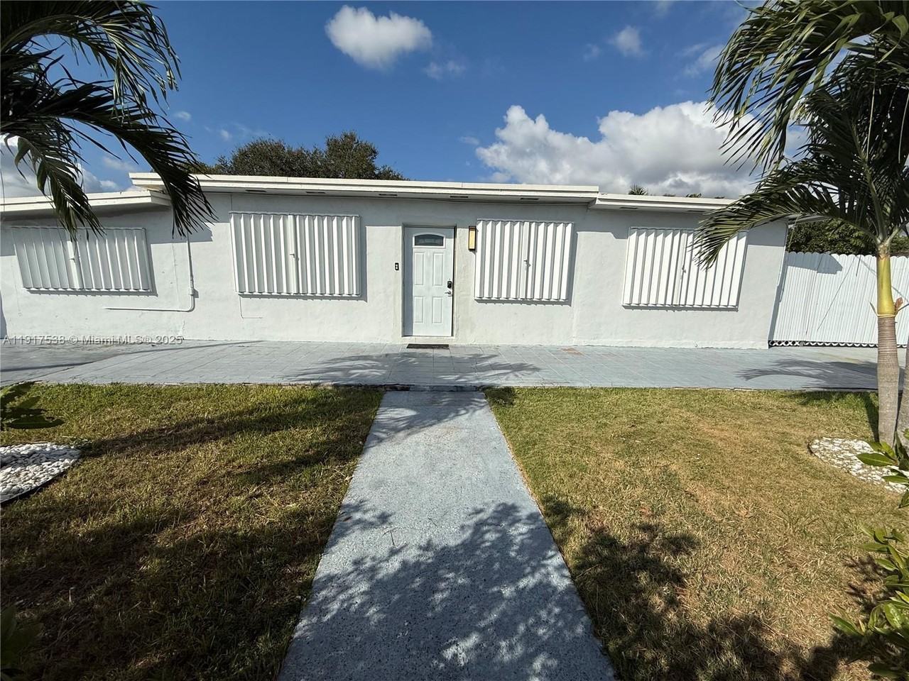 22020 Sw 114th Ave #22020 - Photo 2 of 4