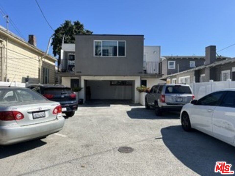 1608 W 36th Pl #1608 - Photo 3 of 10