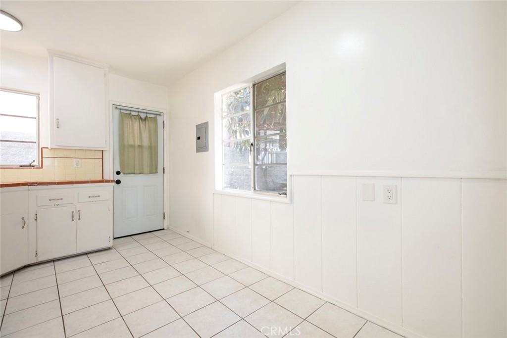 347 Dryden Street #347B - Photo 4 of 17