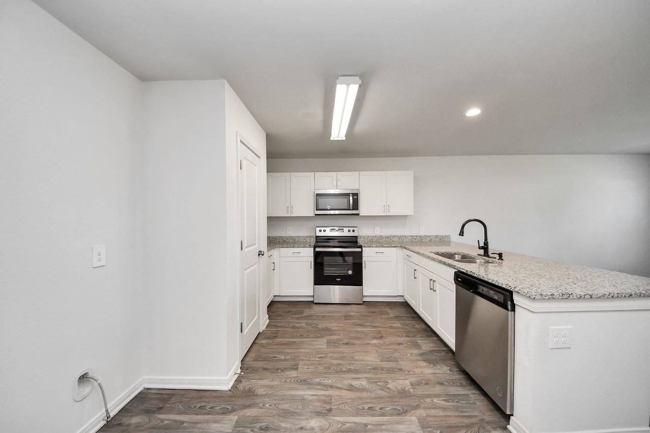 164 Goldenrod Road #164 - Photo 3 of 33