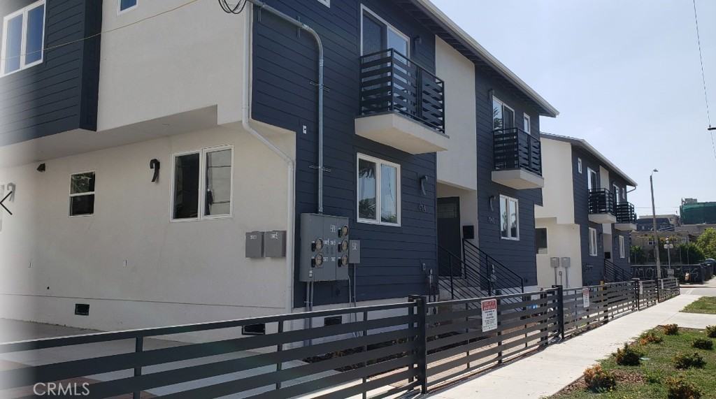 4114 Oakwood Avenue #4114 - Photo 2 of 6