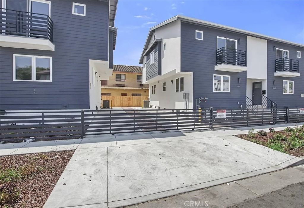 4114 Oakwood Avenue #4114 - Photo 4 of 6