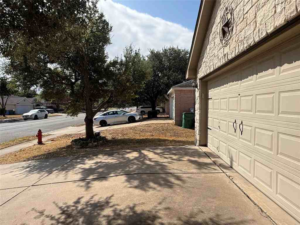 808 Sunflower Drive #808 - Photo 5 of 36