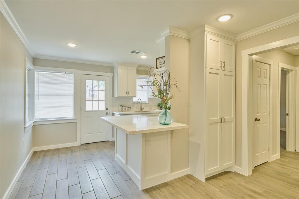 309 South Magnolia Street #309 - Photo 7 of 21